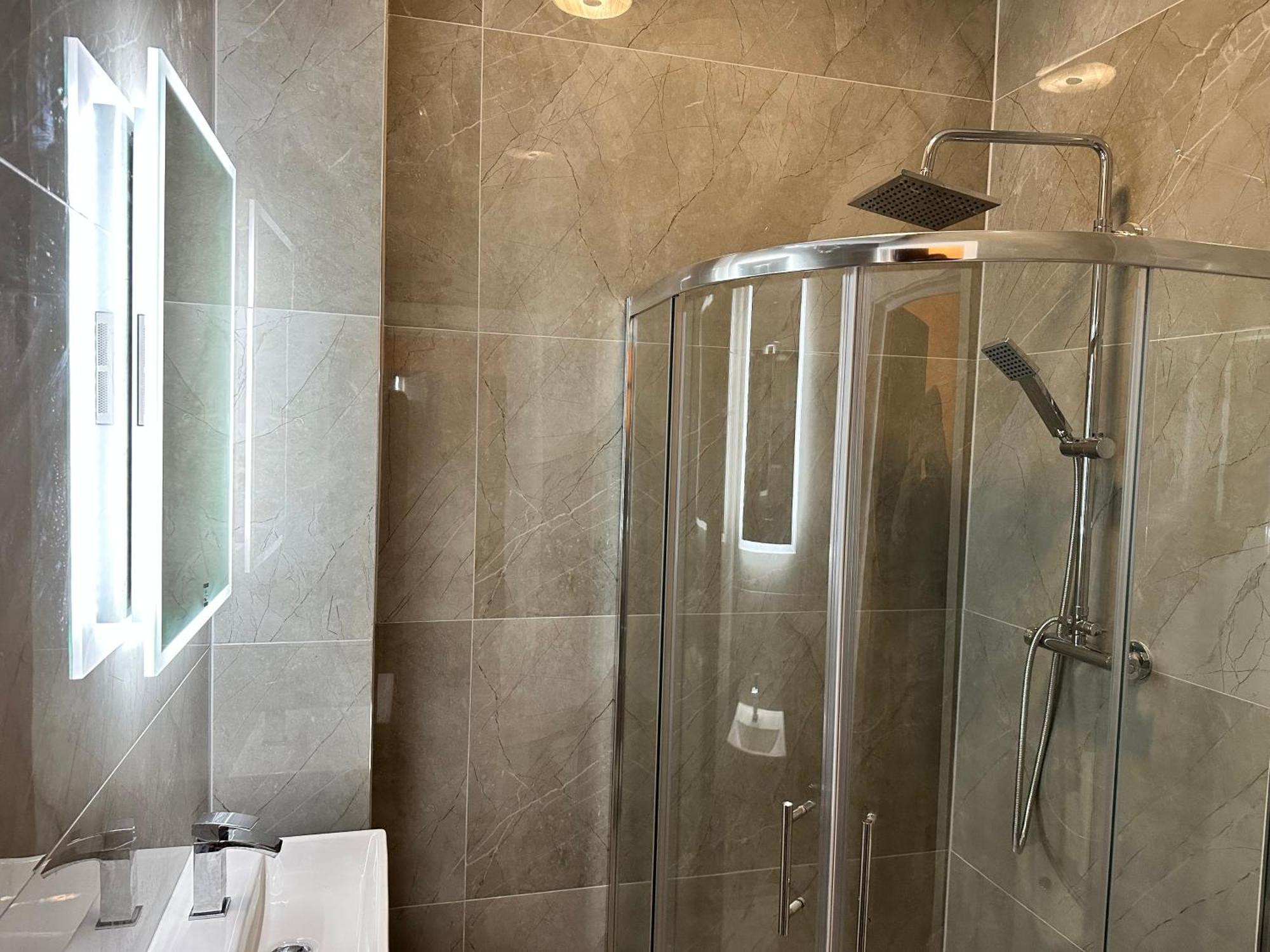 Green Ariana Hotel - Near Wembley And Central 런던 외부 사진